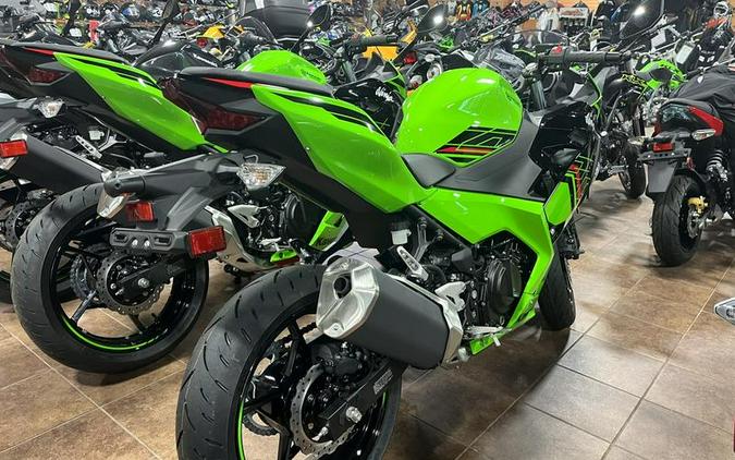 2023 Kawasaki Ninja® 400 KRT Edition ABS