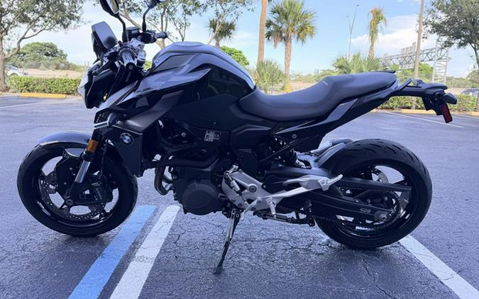 2025 BMW F 900 R Triple Black