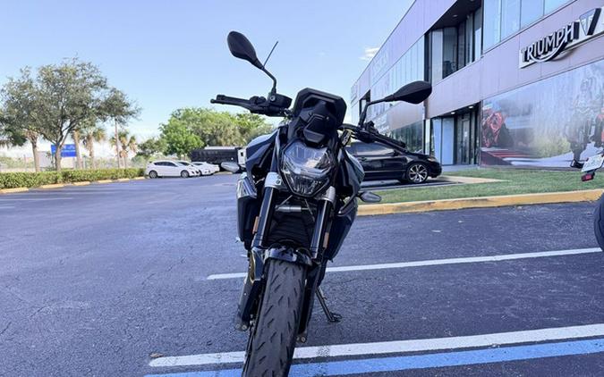 2025 BMW F 900 R Triple Black