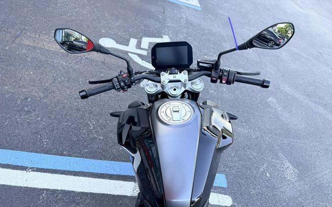 2025 BMW F 900 R Triple Black