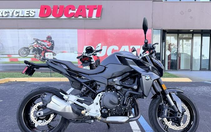 2025 BMW F 900 R Triple Black