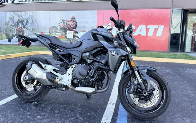 2025 BMW F 900 R Triple Black