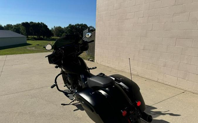 2021 Indian Motorcycle® Chieftain® Dark Horse® Thunder Black Smoke