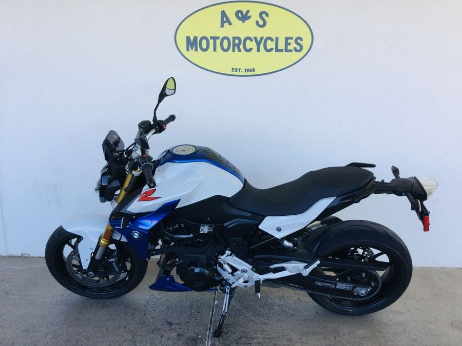 2022 BMW F 900 R Light White/Racing Blue Metallic/Racing Red