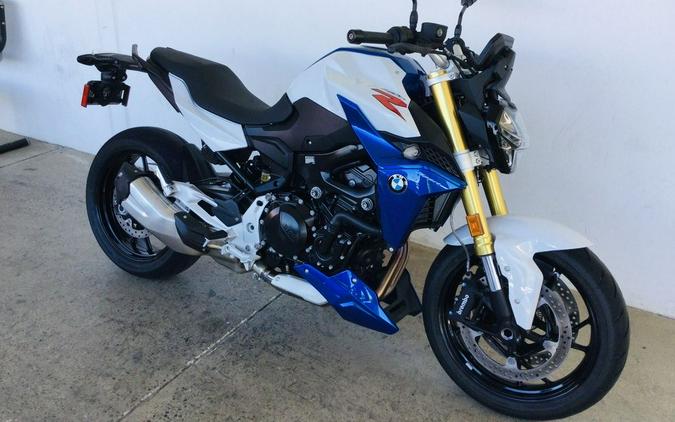 2022 BMW F 900 R Light White/Racing Blue Metallic/Racing Red