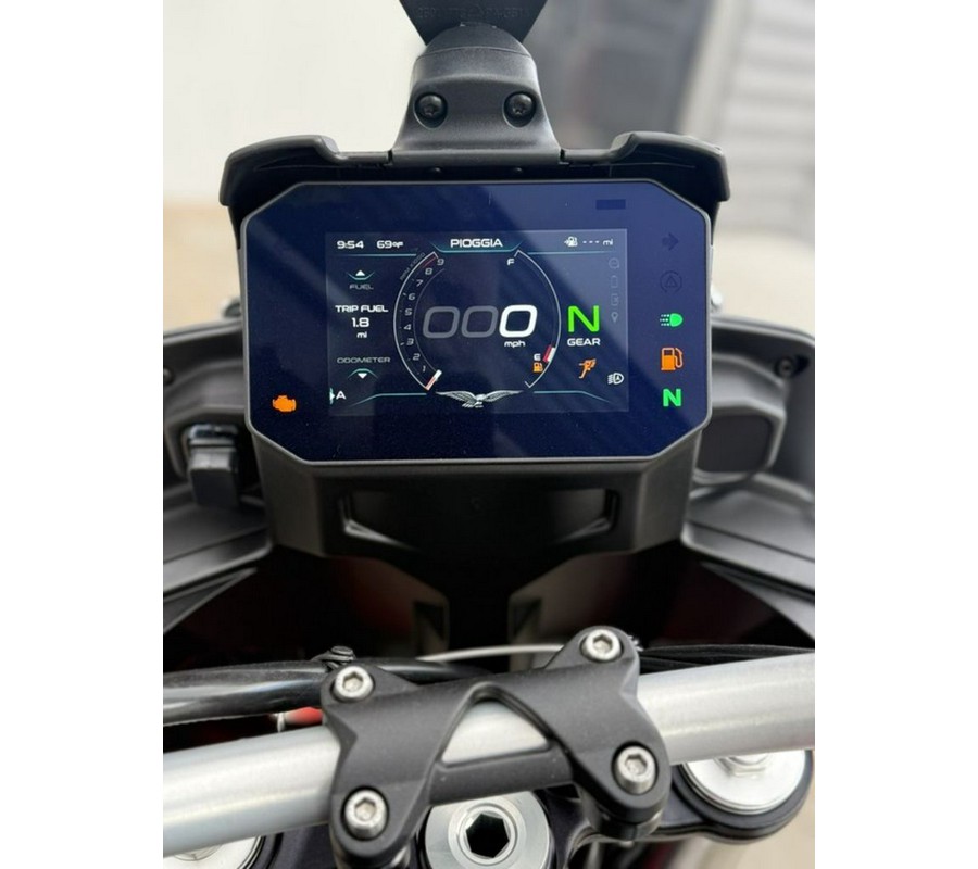 2025 Moto Guzzi V85 TT