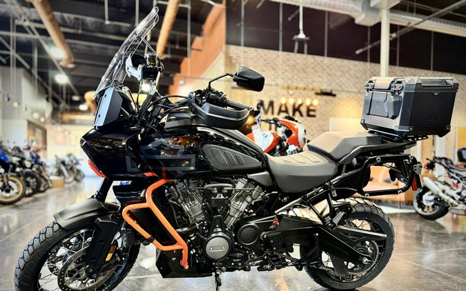 2021 Harley-Davidson® Pan America™ 1250 Special Vivid Black