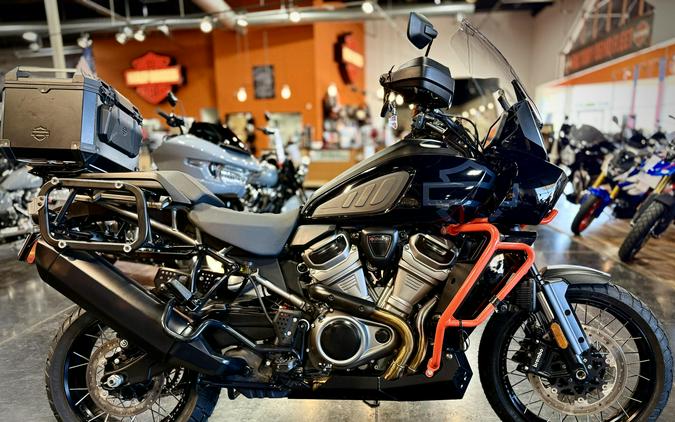 2021 Harley-Davidson® Pan America™ 1250 Special Vivid Black