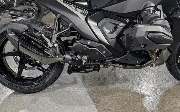 2026 BMW R 1300 RS Triple Black