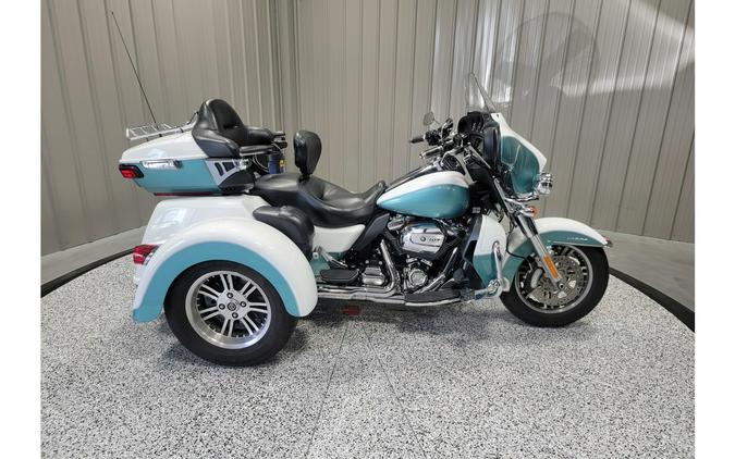 2017 TRI GLIDE ULTRA CLAS - Harley-Davidson®