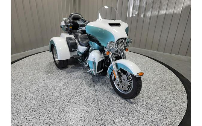 2017 TRI GLIDE ULTRA CLAS - Harley-Davidson®