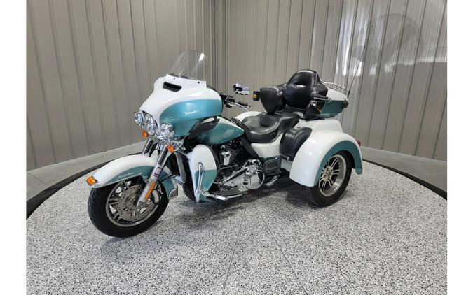 2017 TRI GLIDE ULTRA CLAS - Harley-Davidson®
