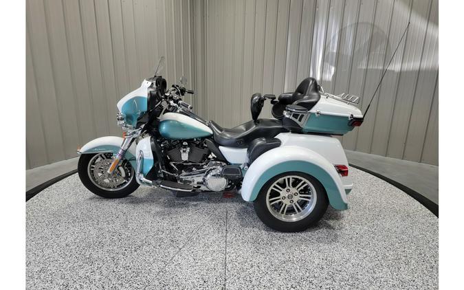 2017 TRI GLIDE ULTRA CLAS - Harley-Davidson®