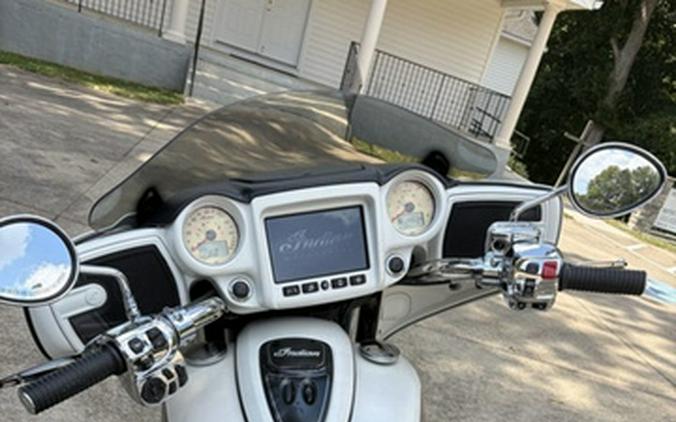 2017 Indian Chieftain White Smoke