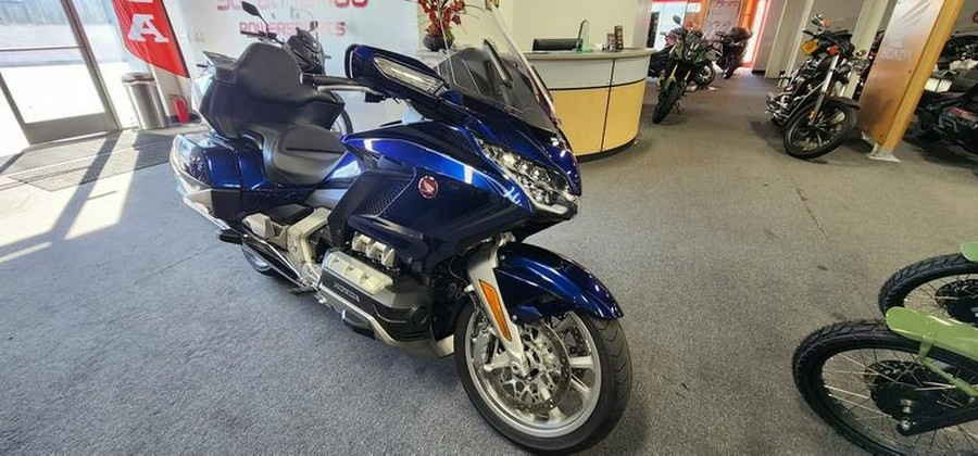 2018 Honda® Gold Wing Tour Automatic DCT Pearl Hawkseye Blue