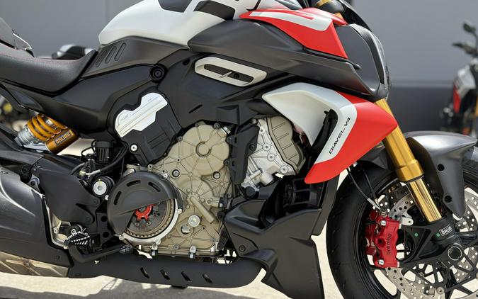 2026 Ducati DIAVEL V4 RS