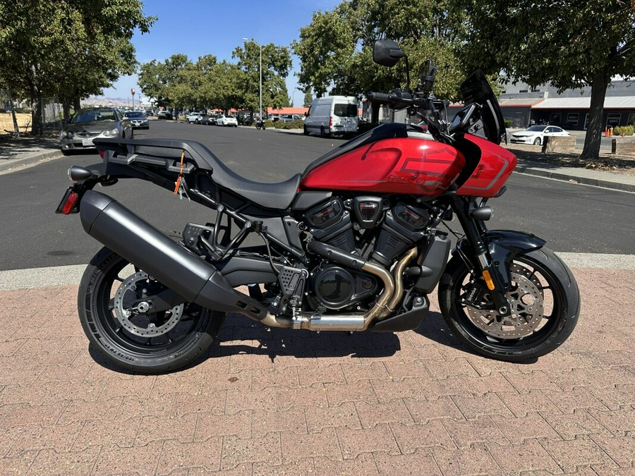 RA1250ST 2025 Pan America® 1250 ST