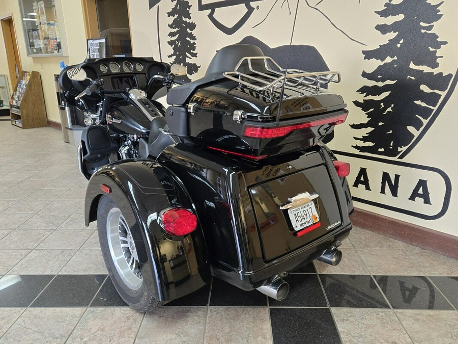 2024 Harley-Davidson® Tri Glide® Ultra Vivid Black