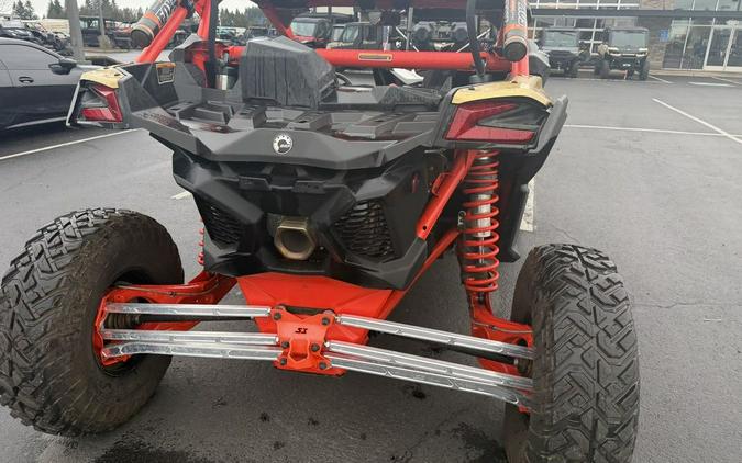 2017 Can-Am® Maverick™ X3 X™ RS Turbo R Gold & Can-Am Red