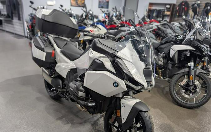 2026 BMW R 1300 RT Alpine White 3
