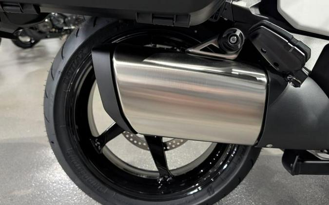 2026 BMW R 1300 RT Alpine White 3