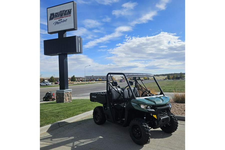 2025 Can-Am Defender HD7