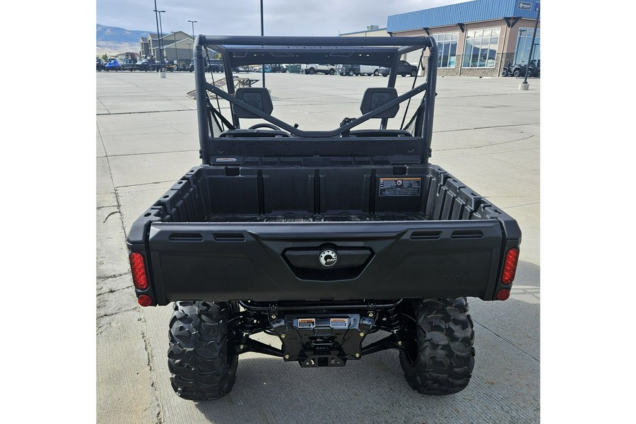 2025 Can-Am Defender HD7