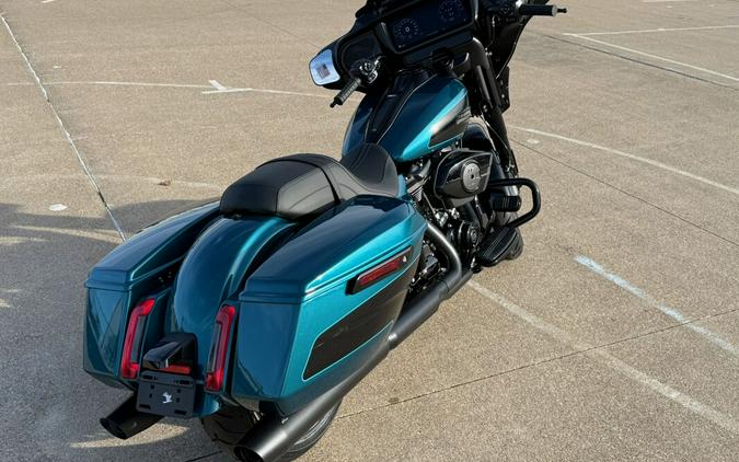 2026 Harley-Davidson® Street Glide® Teal Thunder / Vivid Black - Black