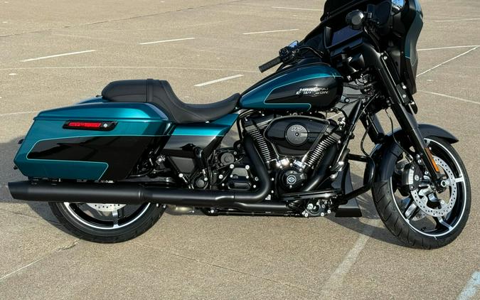 2026 Harley-Davidson® Street Glide® Teal Thunder / Vivid Black - Black