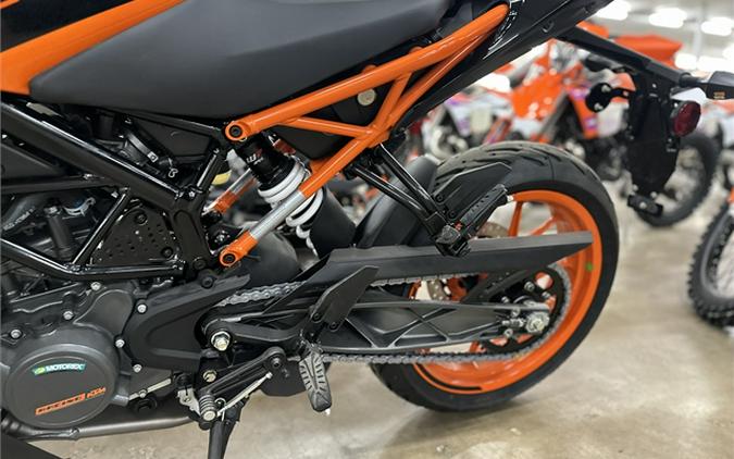 2023 KTM 200 Duke