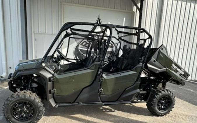 2025 Honda® Pioneer 1000-6 Deluxe Crew