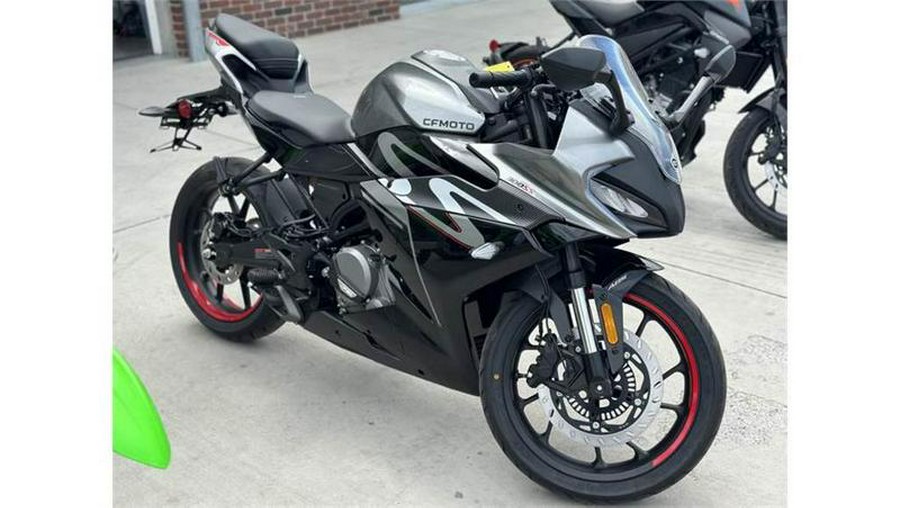 2023 CFMoto 300SS