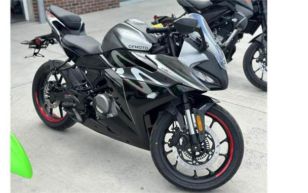 2023 CFMoto 300SS