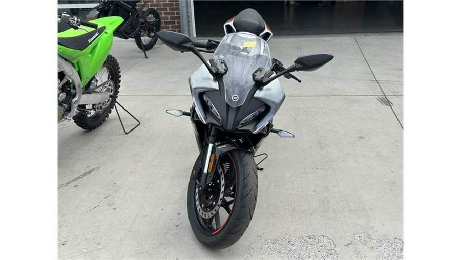 2023 CFMoto 300SS