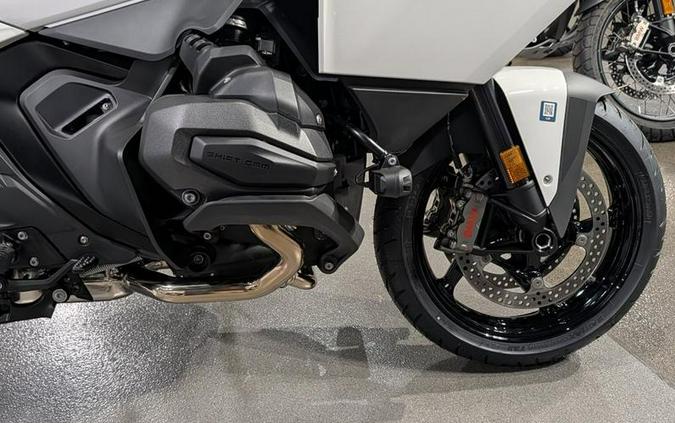 2026 BMW R 1300 RT Alpine White 3