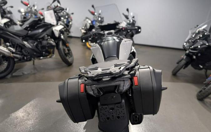 2026 BMW R 1300 RT Alpine White 3
