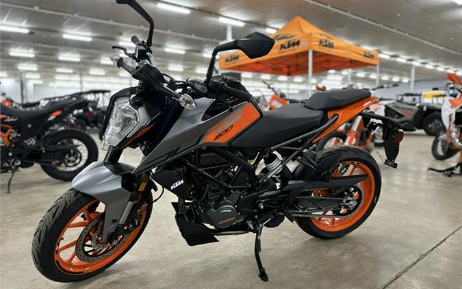 2023 KTM 200 Duke