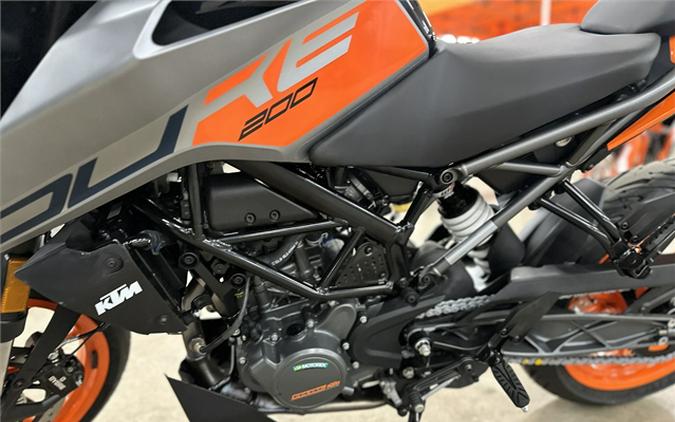 2023 KTM 200 Duke