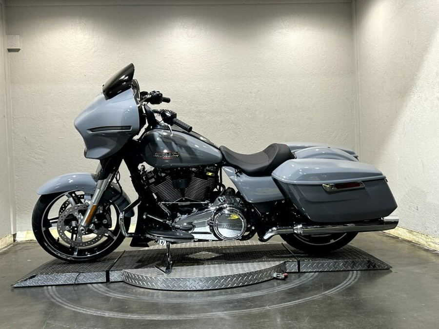 2026 Harley-Davidson® Street Glide® Dark Billiard Gray