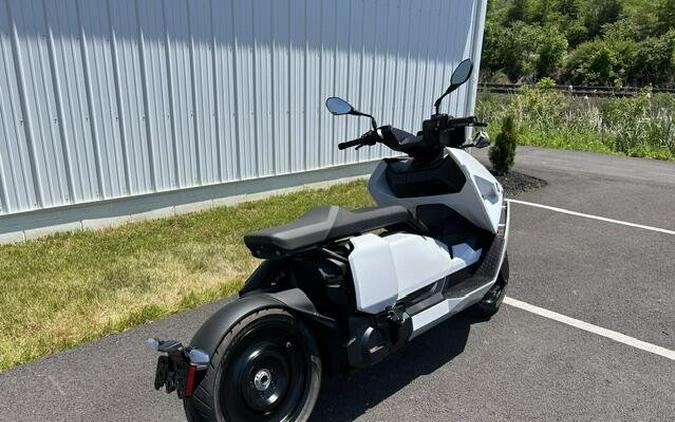 2022 BMW CE 04
