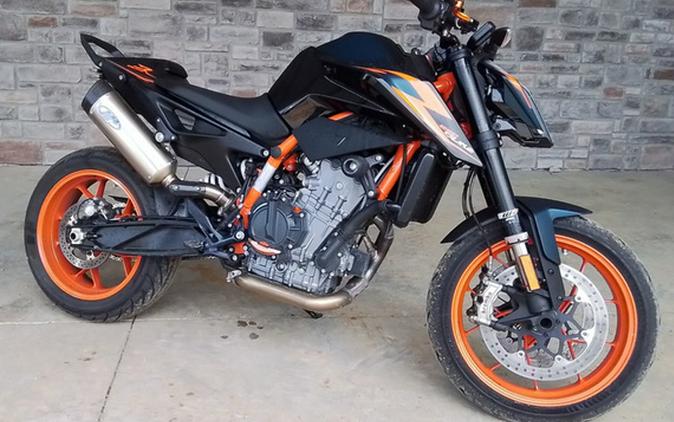 2022 KTM Duke 890 R