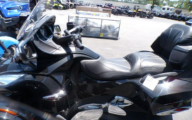 2015 Can-Am® Spyder® RT 6-Speed Manual (SM6)