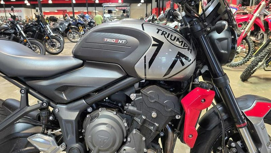 2022 Triumph Trident 660 Silver Ice Diablo Red