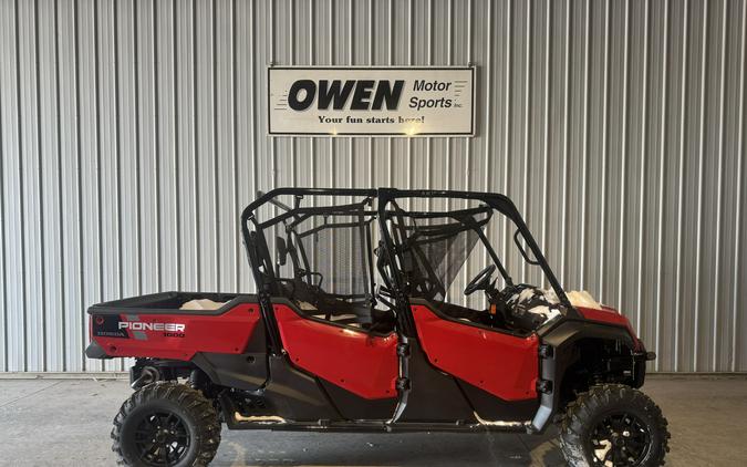 2025 Honda Pioneer 1000-6 Deluxe Crew