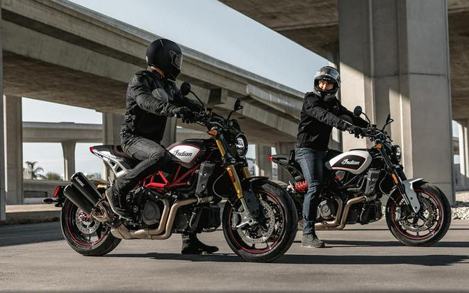 2022 Indian Motorcycle® FTR R Carbon Carbon Fiber
