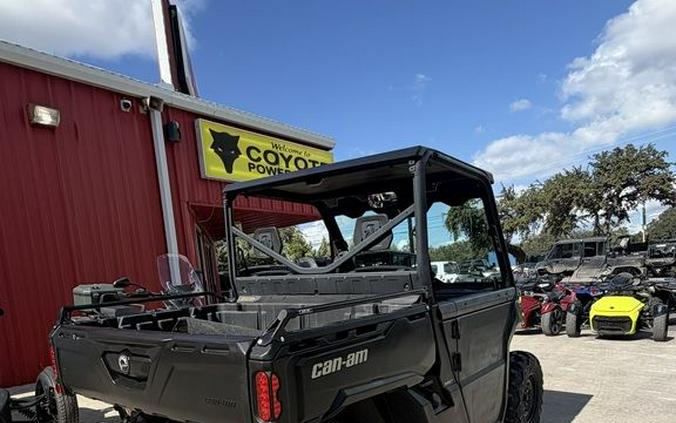 2023 Can-Am® Defender HD7
