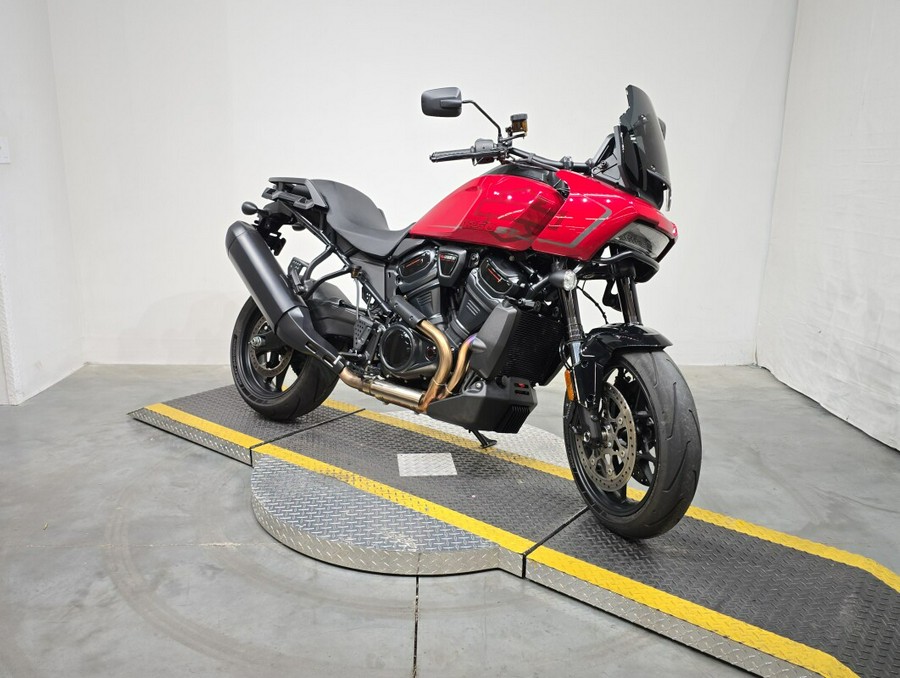 RA1250ST 2025 Pan America® 1250 ST