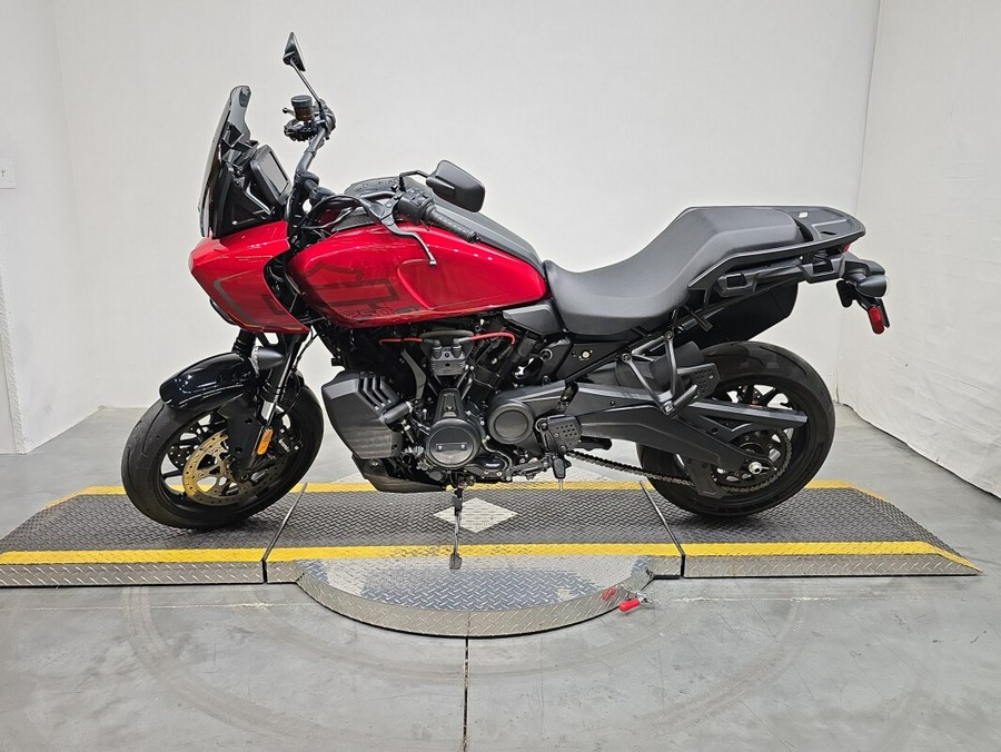 RA1250ST 2025 Pan America® 1250 ST