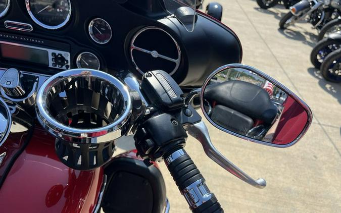 2013 Harley-Davidson Trike FLHTCUTG - Tri Glide Ultra Classic