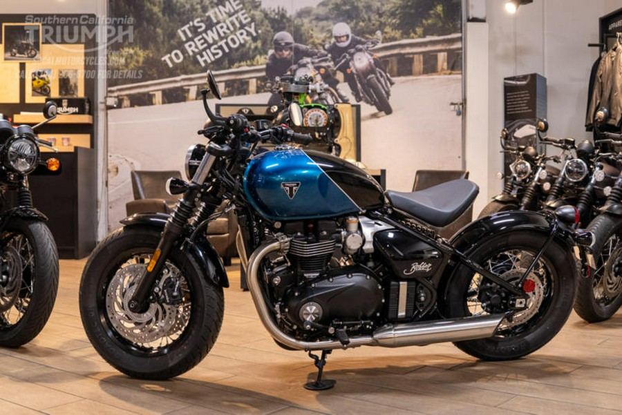 2026 Triumph Bonneville Bobber Interstellar Blue